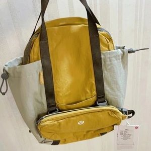 Lululemon small pack and go bag